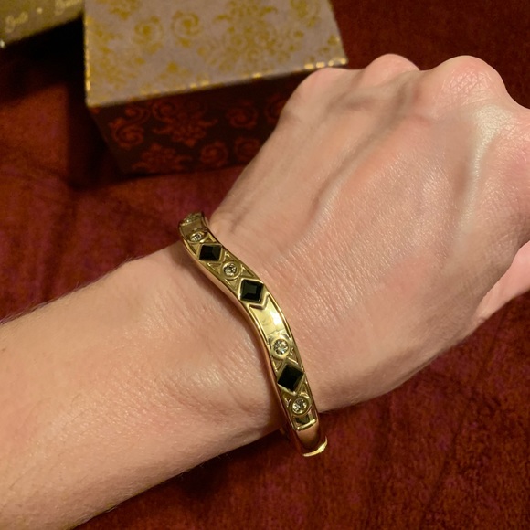 Gold black & diamond bangle bracelet. - Picture 6 of 6